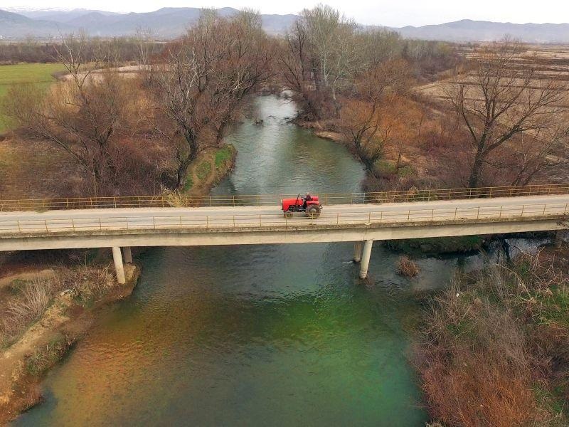 Се уредуваат речните корита во Зрновци