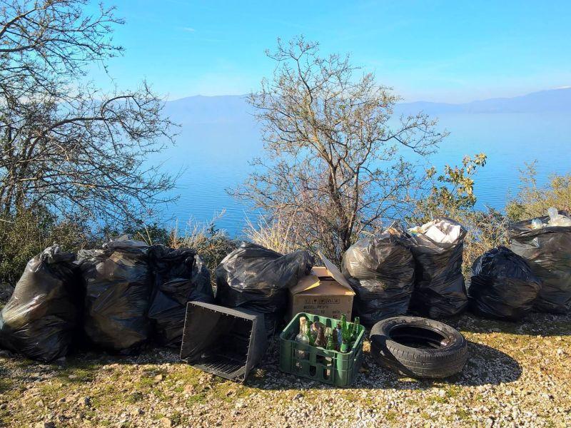 Охриѓани го исчистија патот крај Заливот на коските