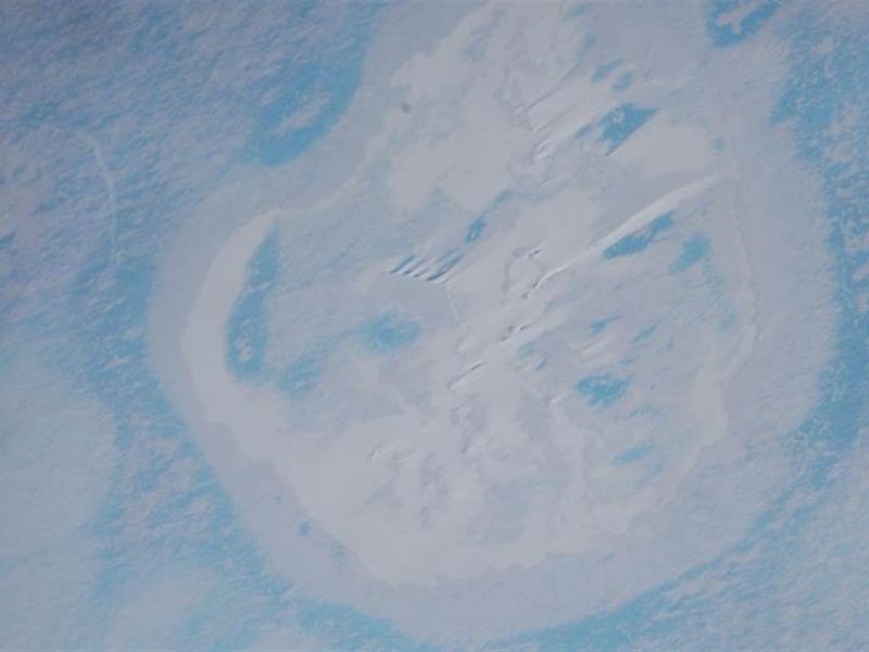 Не метеор, туку топењето на мразот создало кратер на Антарктикот