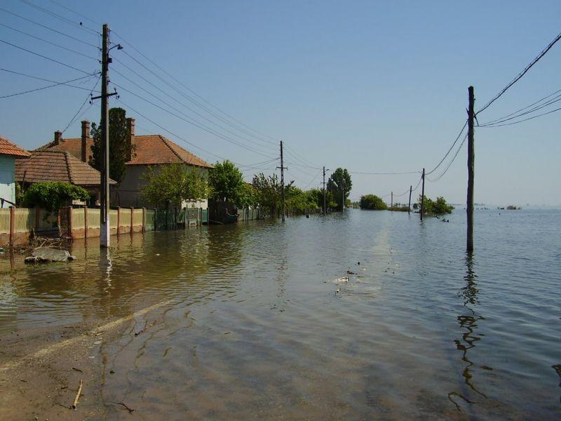 Поројни дождови предизвикаа поплави во јужна и источна Романија 
