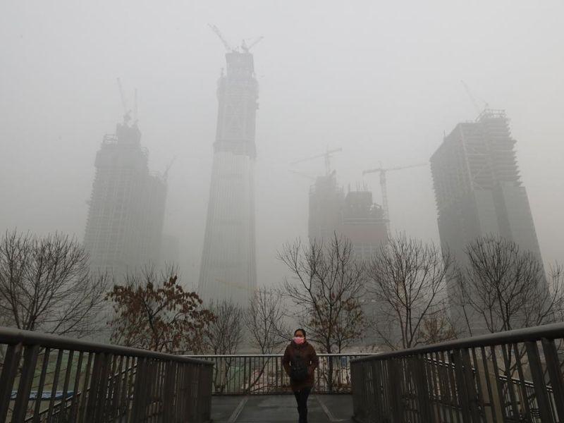 Кина ги засрамува градовите кои не се справуваат со смогот 