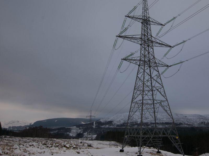 ЕЛЕМ: Снабдувањето со струја редовно, Грција го исклучи далноводот кон Македонија 